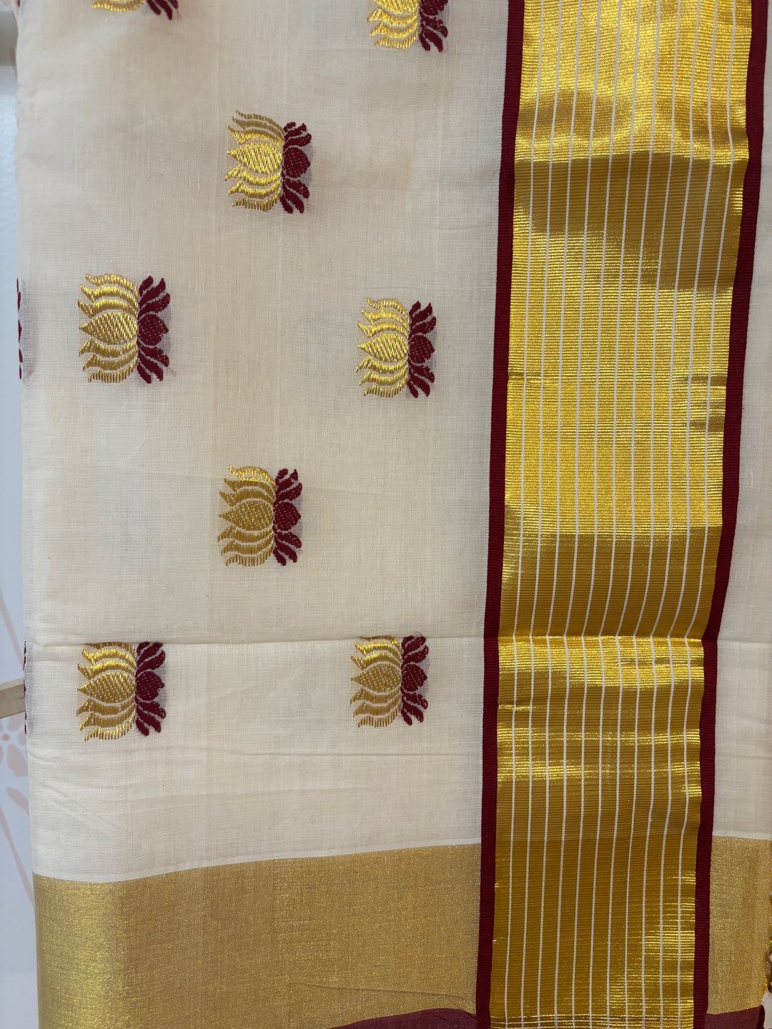 Kerala Kasavu Lotus Handloom saree