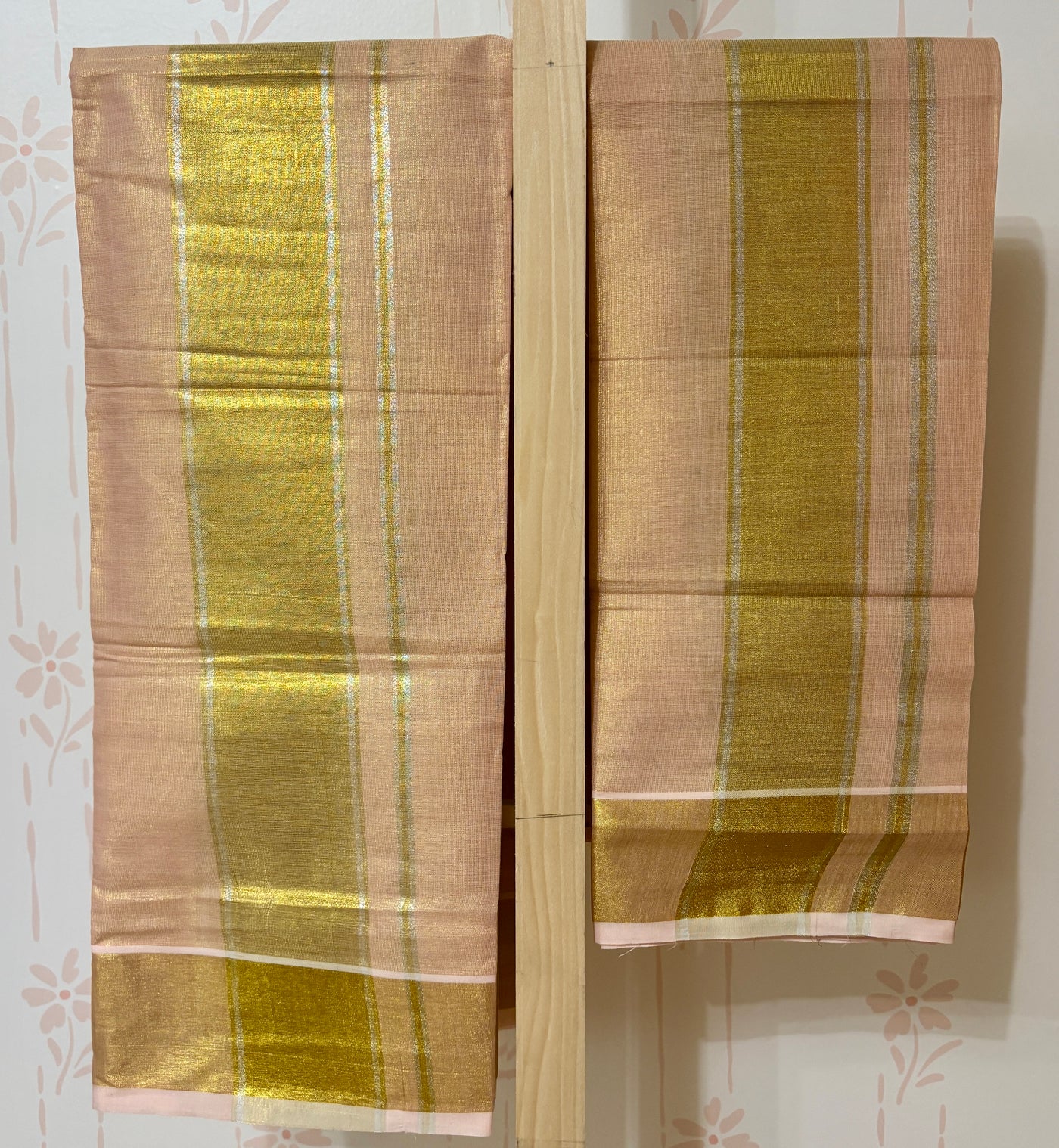 Pink tissue Set Mundu