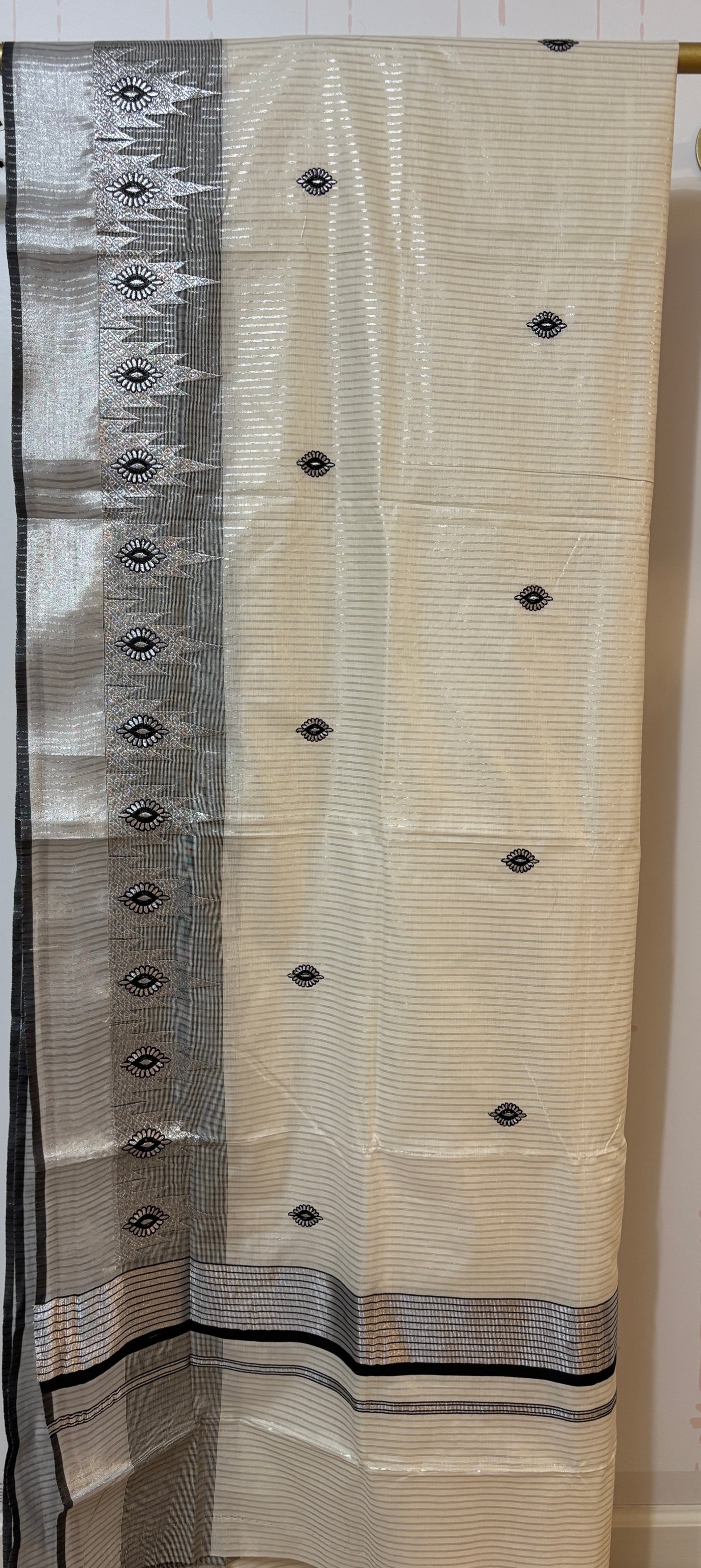 Kerala Silver Kasavu and black temple border saree