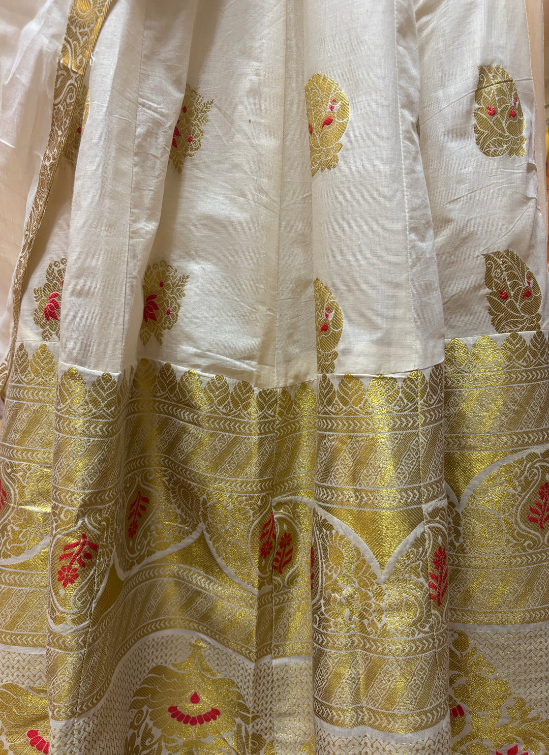 Kerala Kasavu Dhavani set