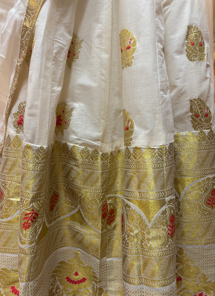 Kerala Kasavu Dhavani set