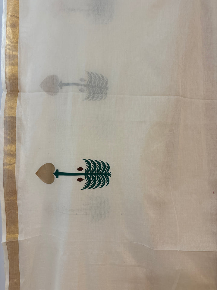 Hand crafted Kerala saree