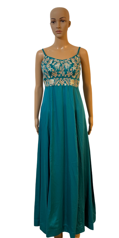 Strap dress with high slit